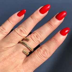 Henri Bendel ring